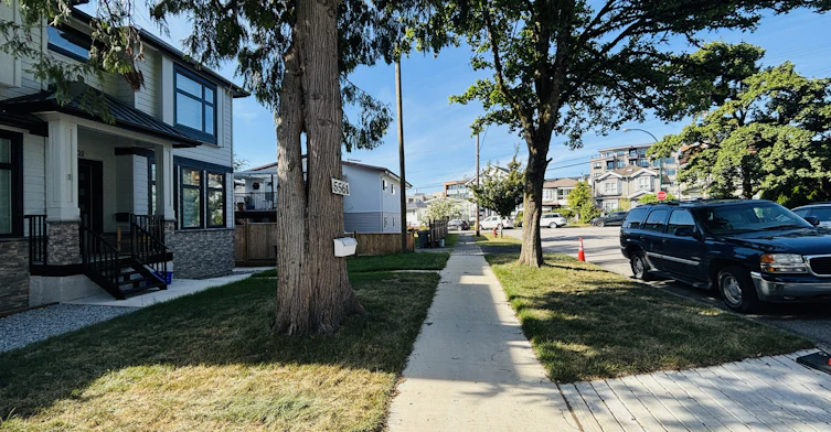 2-5561 Lancaster Street, Vancouver, BC, V5R 4A6 - 2