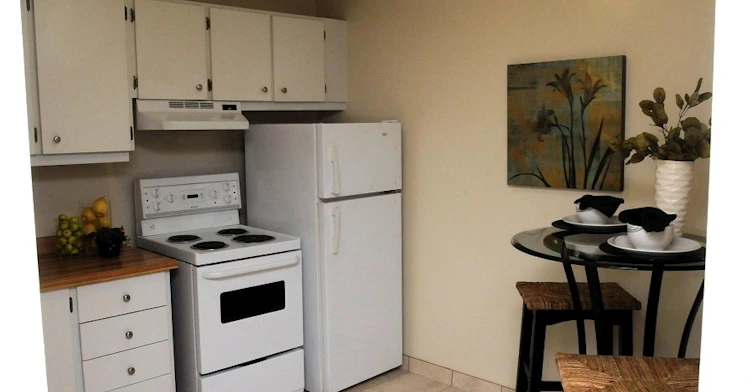 FEED-650 Waterloo Street, London, ON, N6B 2R4 - 2