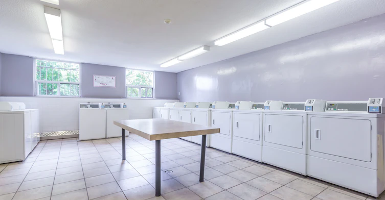 FEED-955 Warwick Court, Burlington, ON, L7T 3Z6 - 3