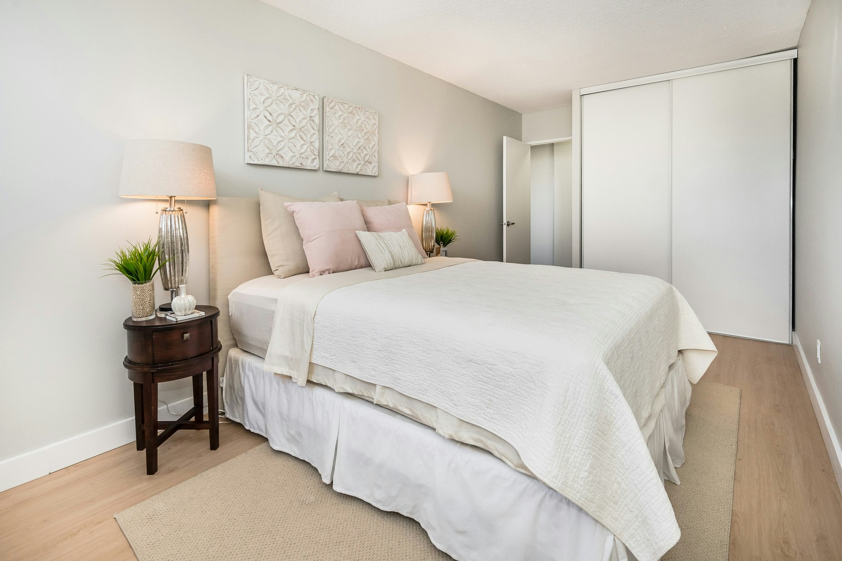 FEED-955 Warwick Court, Burlington, ON, L7T 3Z6 - 3