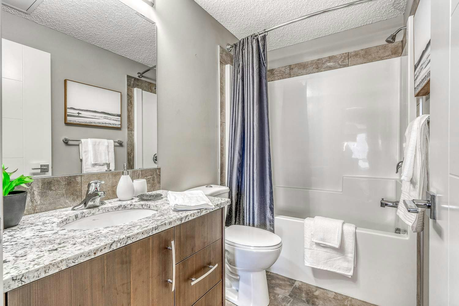 8520 Jasper Avenue, Edmonton, AB, T5H 3S4 - 12