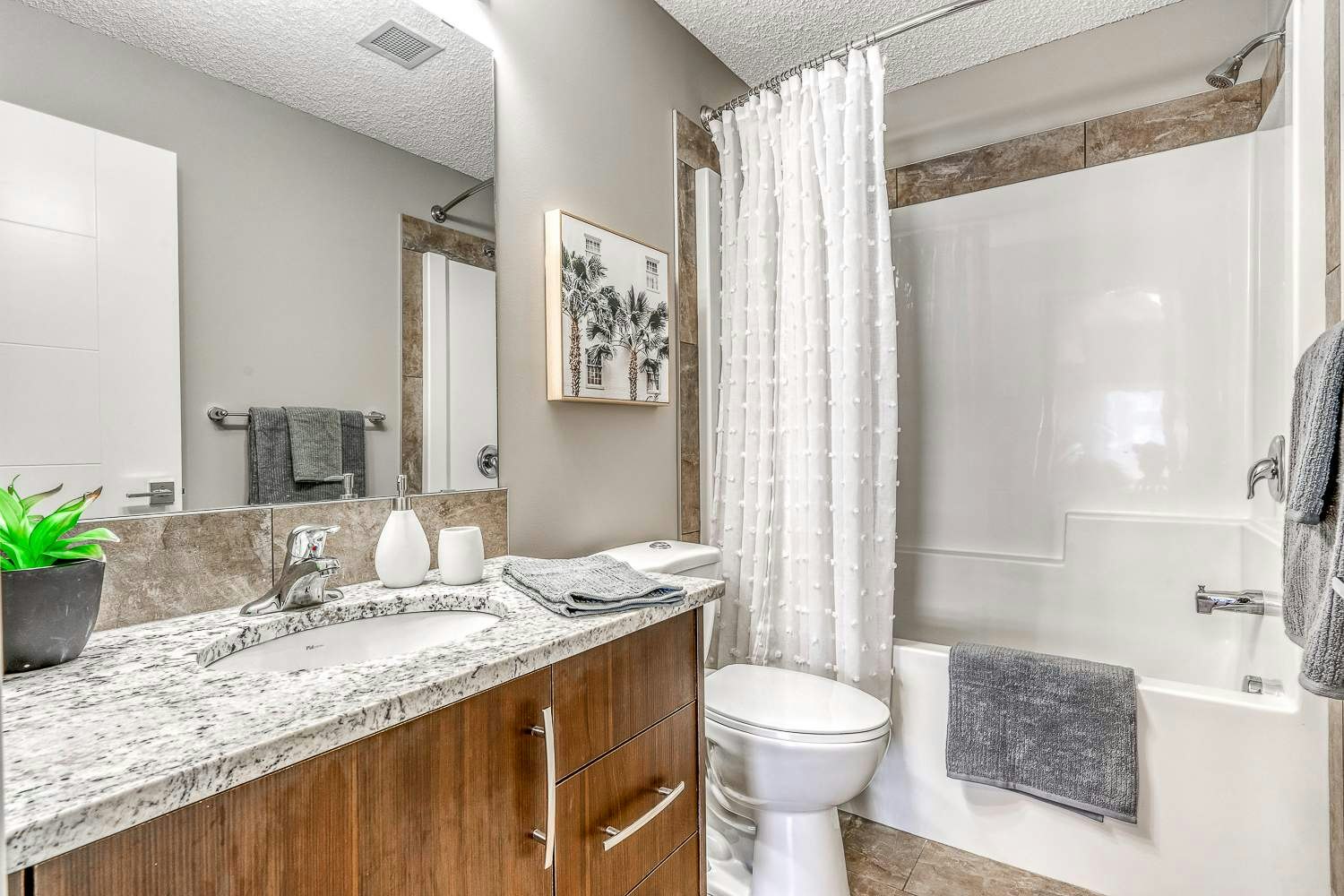 8520 Jasper Avenue, Edmonton, AB, T5H 3S4 - 11