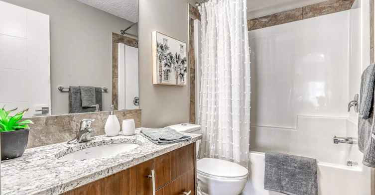 8520 Jasper Avenue, Edmonton, AB, T5H 3S4 - 11