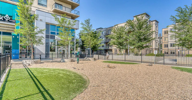 8520 Jasper Avenue, Edmonton, AB, T5H 3S4 - 20