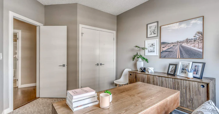 8520 Jasper Avenue, Edmonton, AB, T5H 3S4 - 7