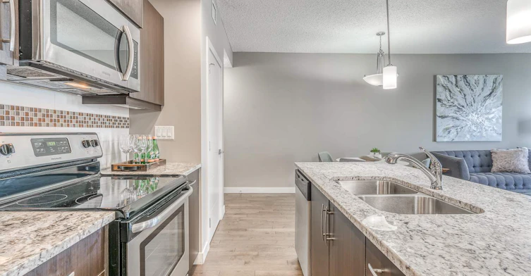 8520 Jasper Avenue, Edmonton, AB, T5H 3S4 - 2