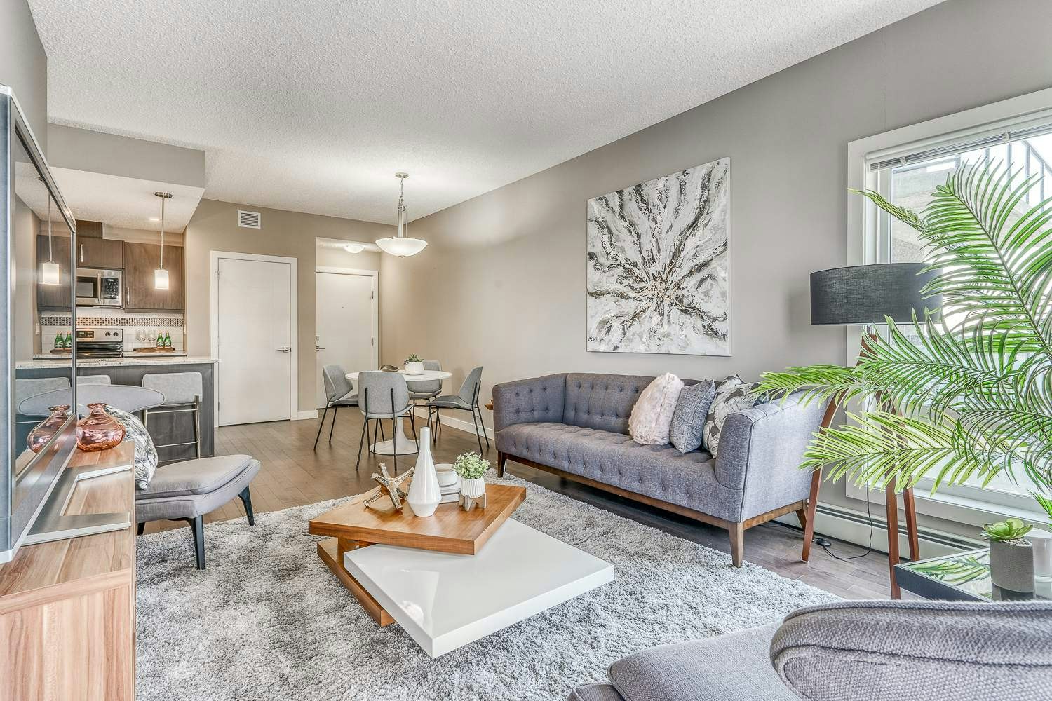 8520 Jasper Avenue, Edmonton, AB, T5H 3S4 - 4