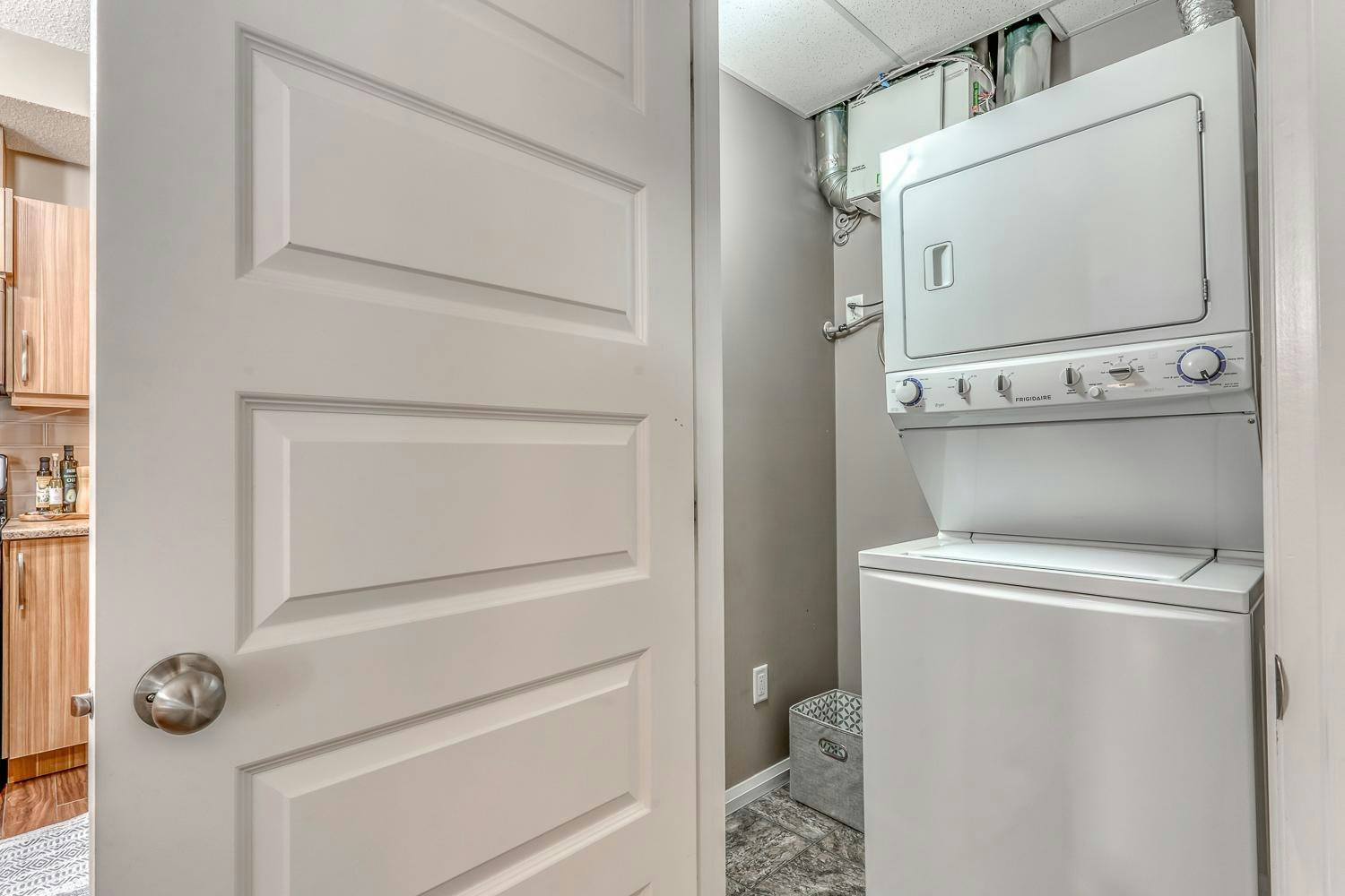 FEED-8515 106a Avenue Northwest, Edmonton, AB, T5H 0K7 - 14