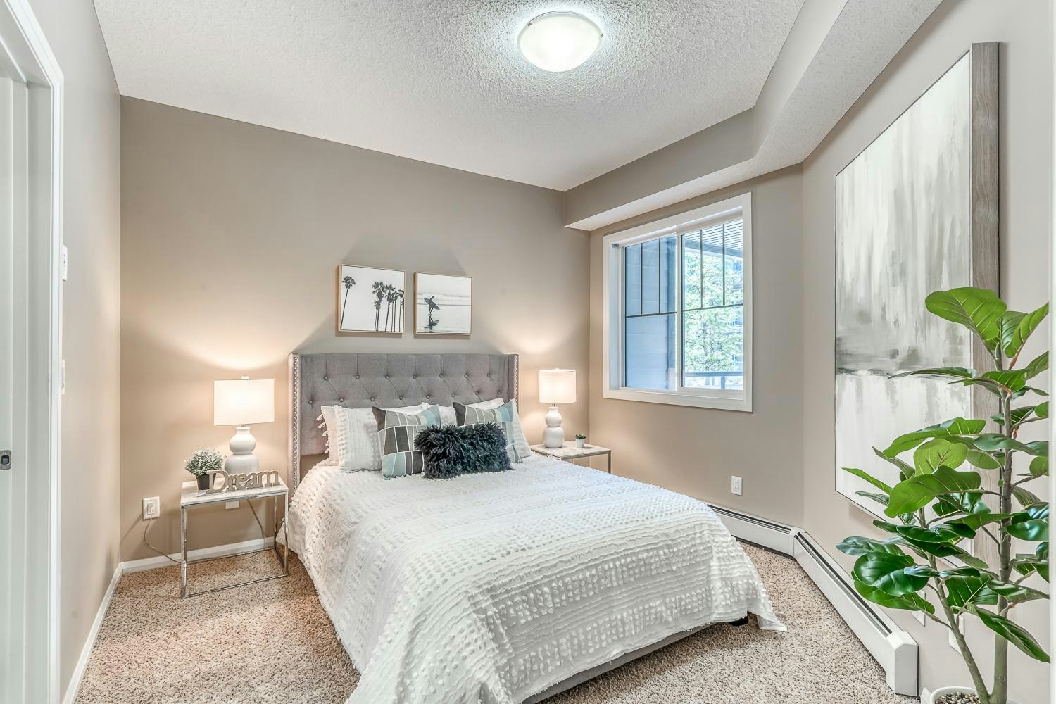 FEED-8515 106a Avenue Northwest, Edmonton, AB, T5H 0K7 - 8