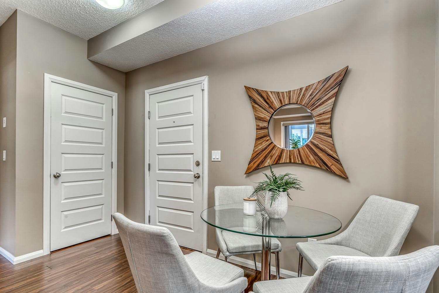 FEED-8515 106a Avenue Northwest, Edmonton, AB, T5H 0K7 - 7