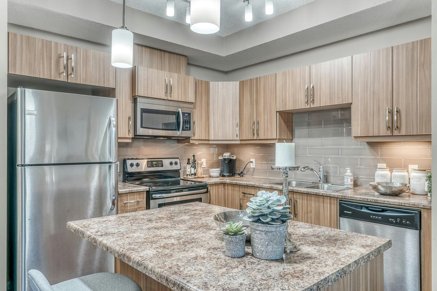 FEED-8515 106a Avenue Northwest, Edmonton, AB, T5H 0K7 - 2