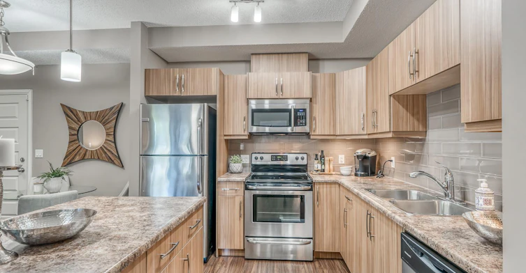 FEED-8515 106a Avenue Northwest, Edmonton, AB, T5H 0K7 - 3