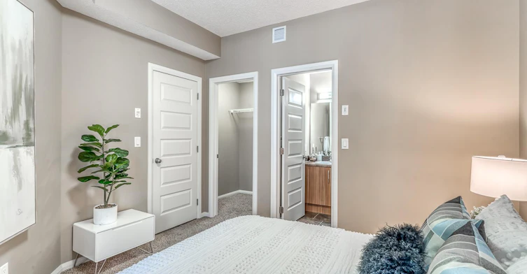 8515 106a Avenue Northwest, Edmonton, AB, T5H 0K7 - 9