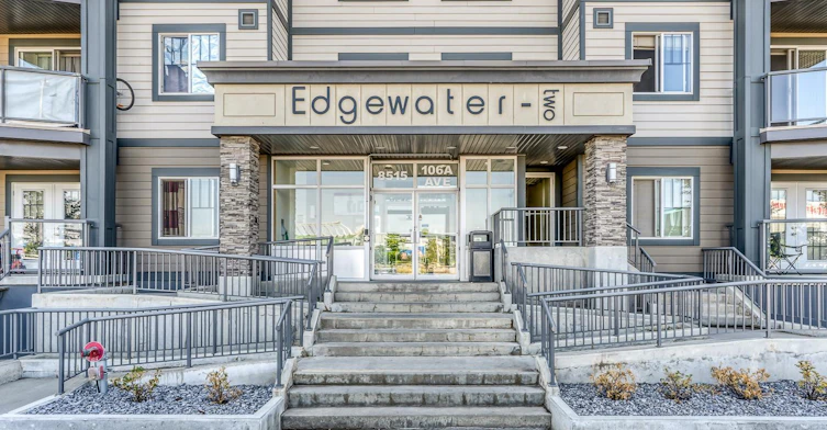 8515 106a Avenue Northwest, Edmonton, AB, T5H 0K7 - 19
