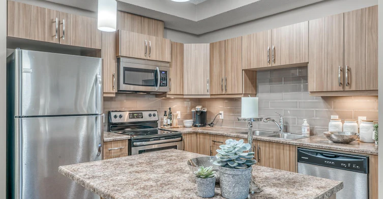 8515 106a Avenue Northwest, Edmonton, AB, T5H 0K7 - 2
