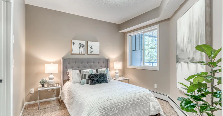 8515 106a Avenue Northwest, Edmonton, AB, T5H 0K7 - 10
