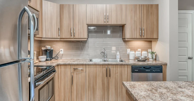 8515 106a Avenue Northwest, Edmonton, AB, T5H 0K7