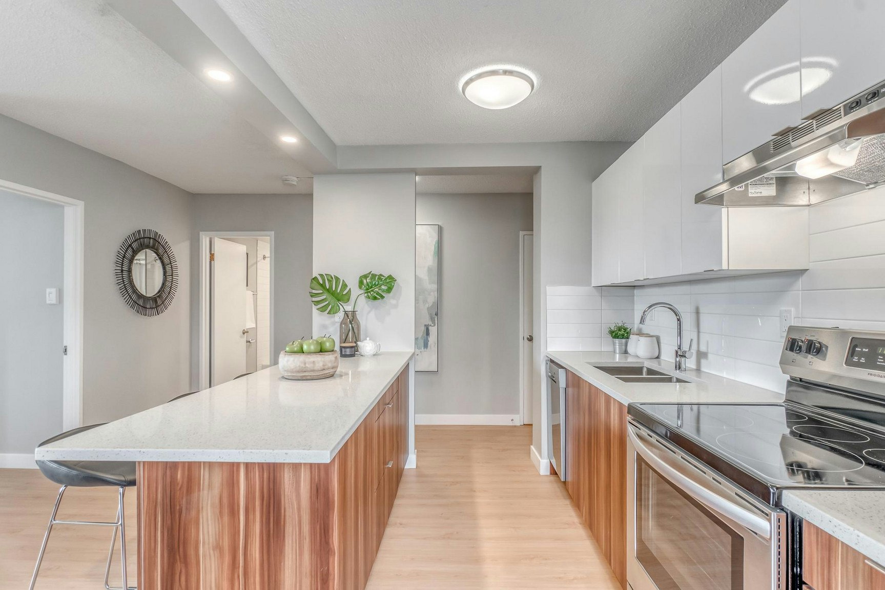 930 15 Avenue Southwest, Calgary, AB, T2R 0S4 - 2