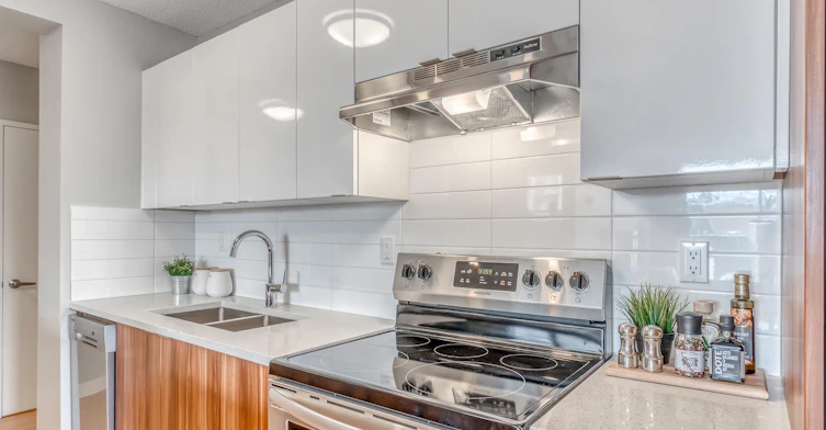 930 15 Avenue Southwest, Calgary, AB, T2R 0S4 - 3