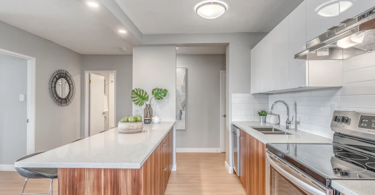 930 15 Avenue Southwest, Calgary, AB, T2R 0S4 - 2