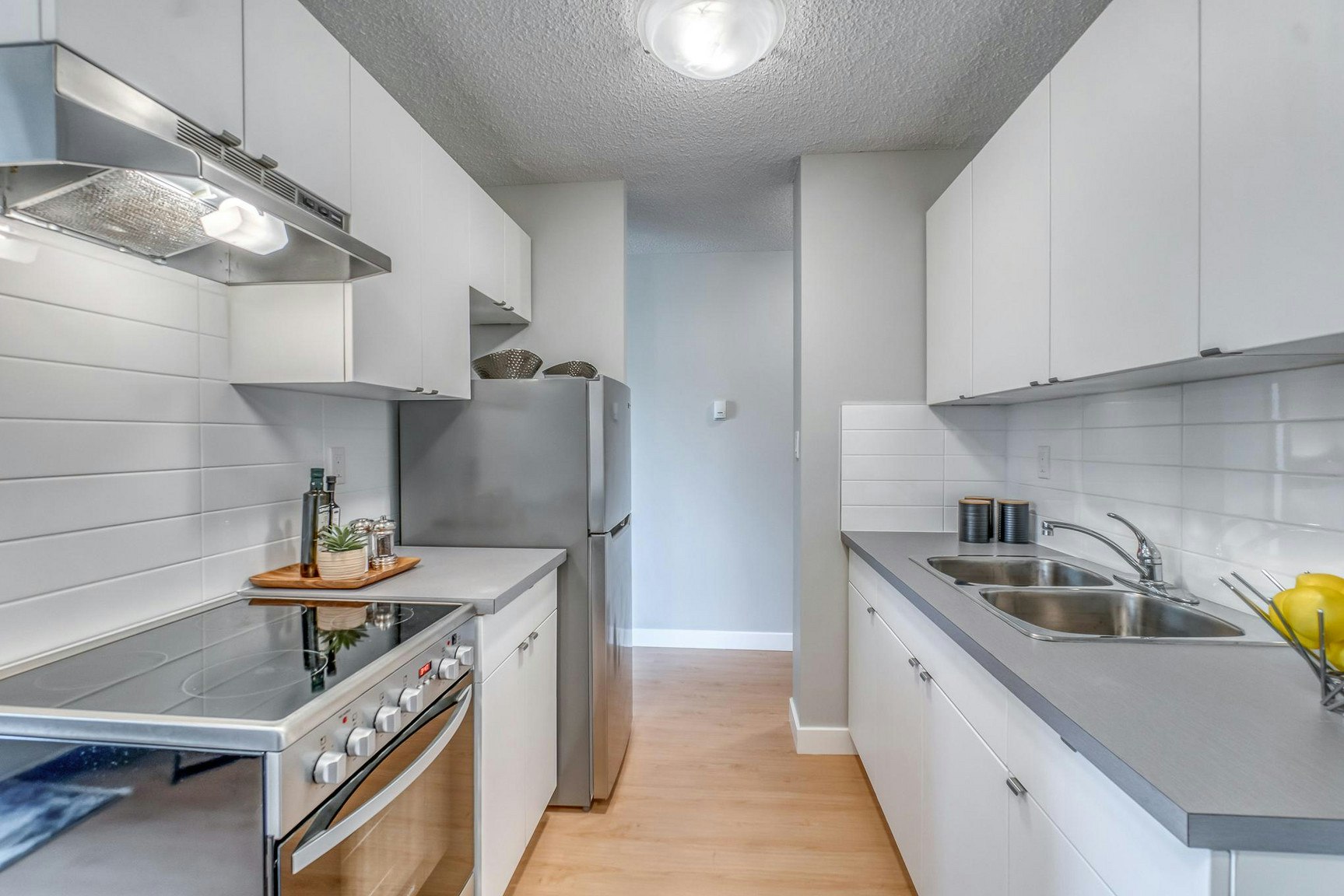 742 Kingsmere Crescent Southwest, Calgary, AB, T2V 2H8 - 2