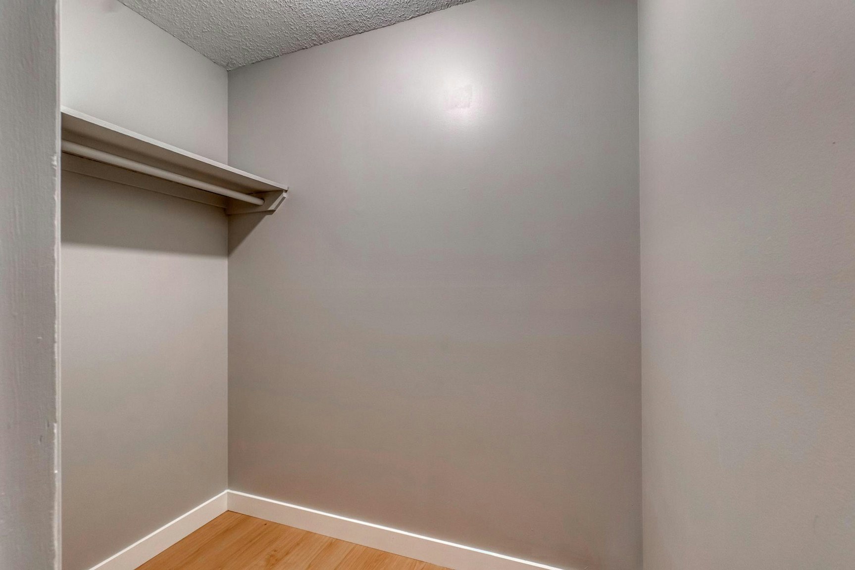 742 Kingsmere Crescent Southwest, Calgary, AB, T2V 2H8 - 12