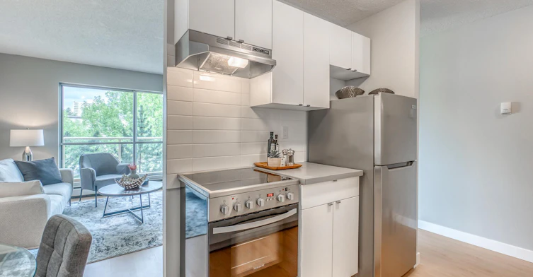 742 Kingsmere Crescent Southwest, Calgary, AB, T2V 2H8 - 2