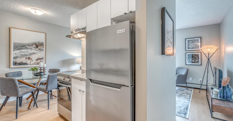742 Kingsmere Crescent Southwest, Calgary, AB, T2V 2H8 - 4