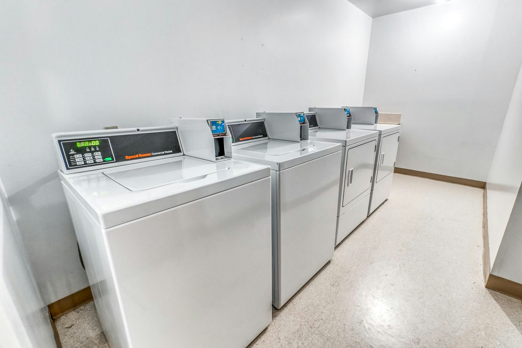 FEED-742 Kingsmere Crescent Southwest, Calgary, AB, T2V 2H8 - 13
