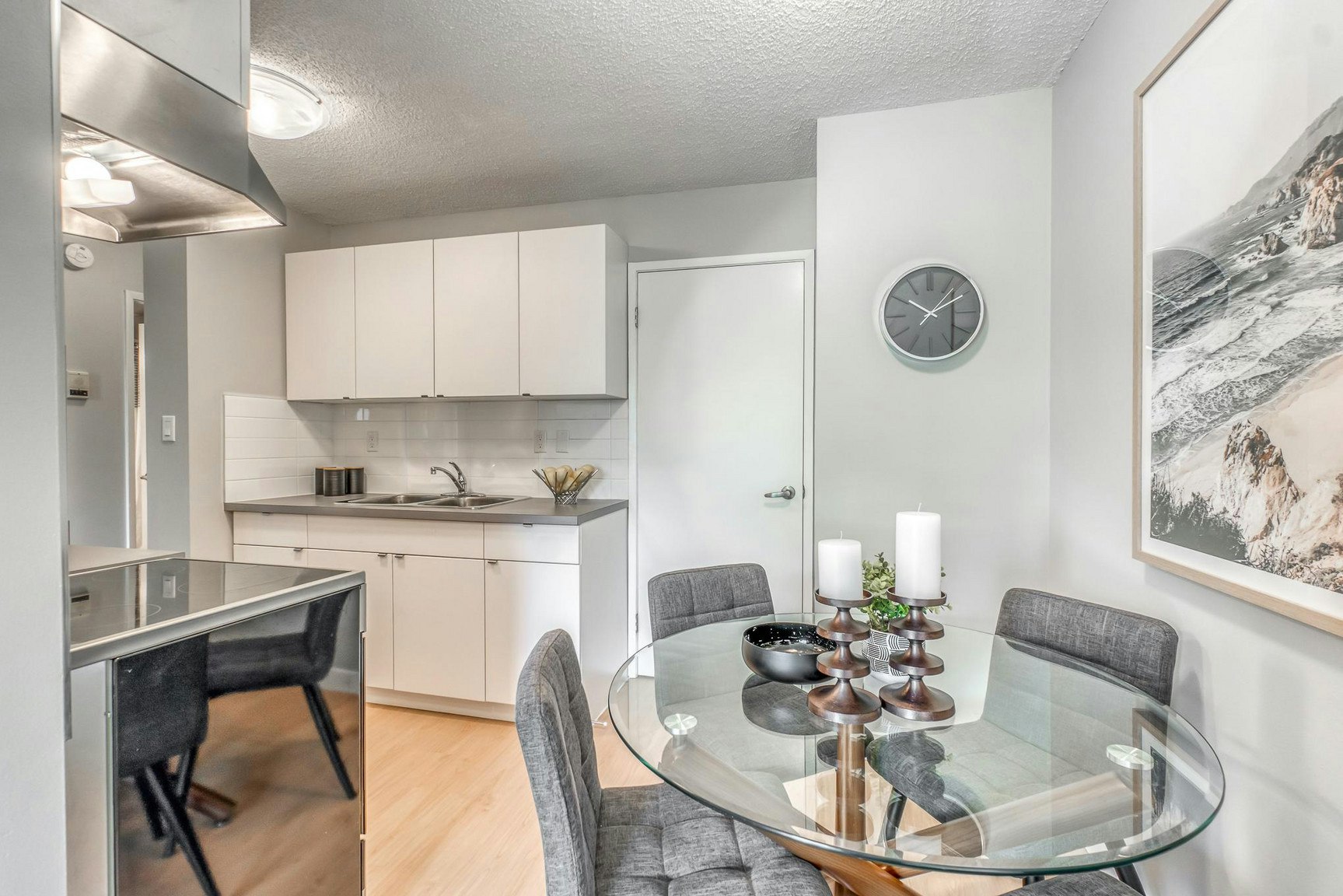 FEED-742 Kingsmere Crescent Southwest, Calgary, AB, T2V 2H8 - 4