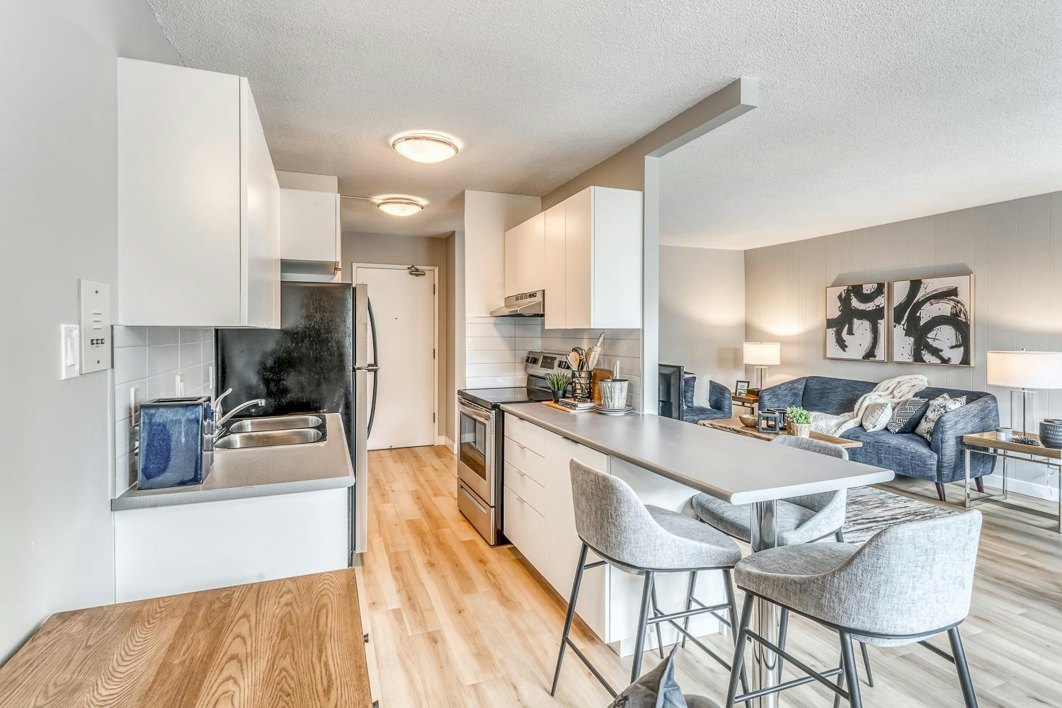 FEED-11121 82 Avenue Northwest, Edmonton, AB, T5R 3R4 - 3
