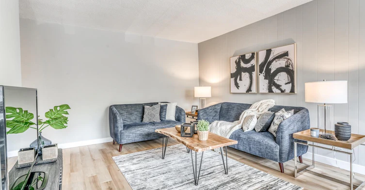 FEED-11121 82 Avenue Northwest, Edmonton, AB, T5R 3R4 - 6
