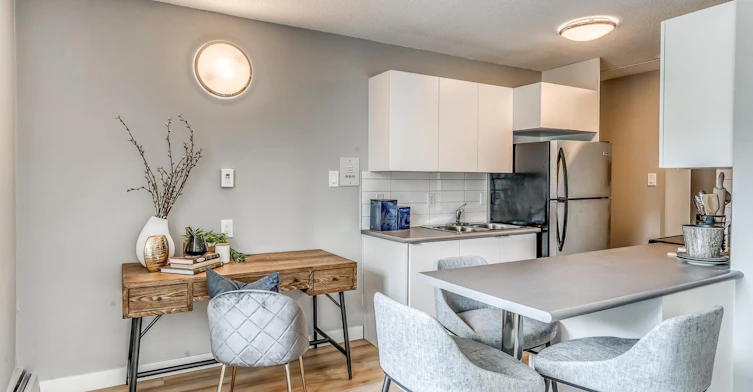 FEED-11121 82 Avenue Northwest, Edmonton, AB, T5R 3R4 - 2