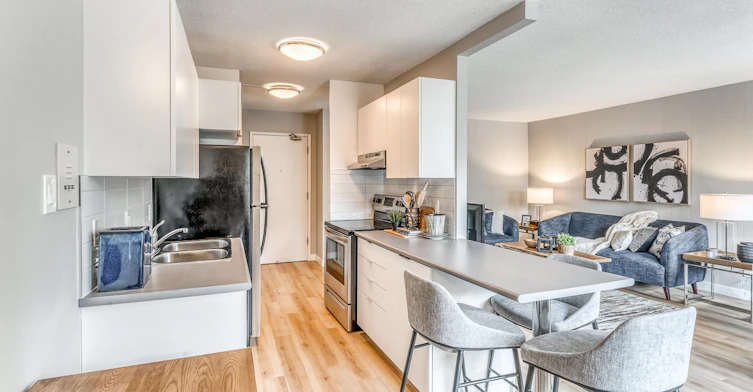 FEED-11121 82 Avenue Northwest, Edmonton, AB, T5R 3R4 - 3