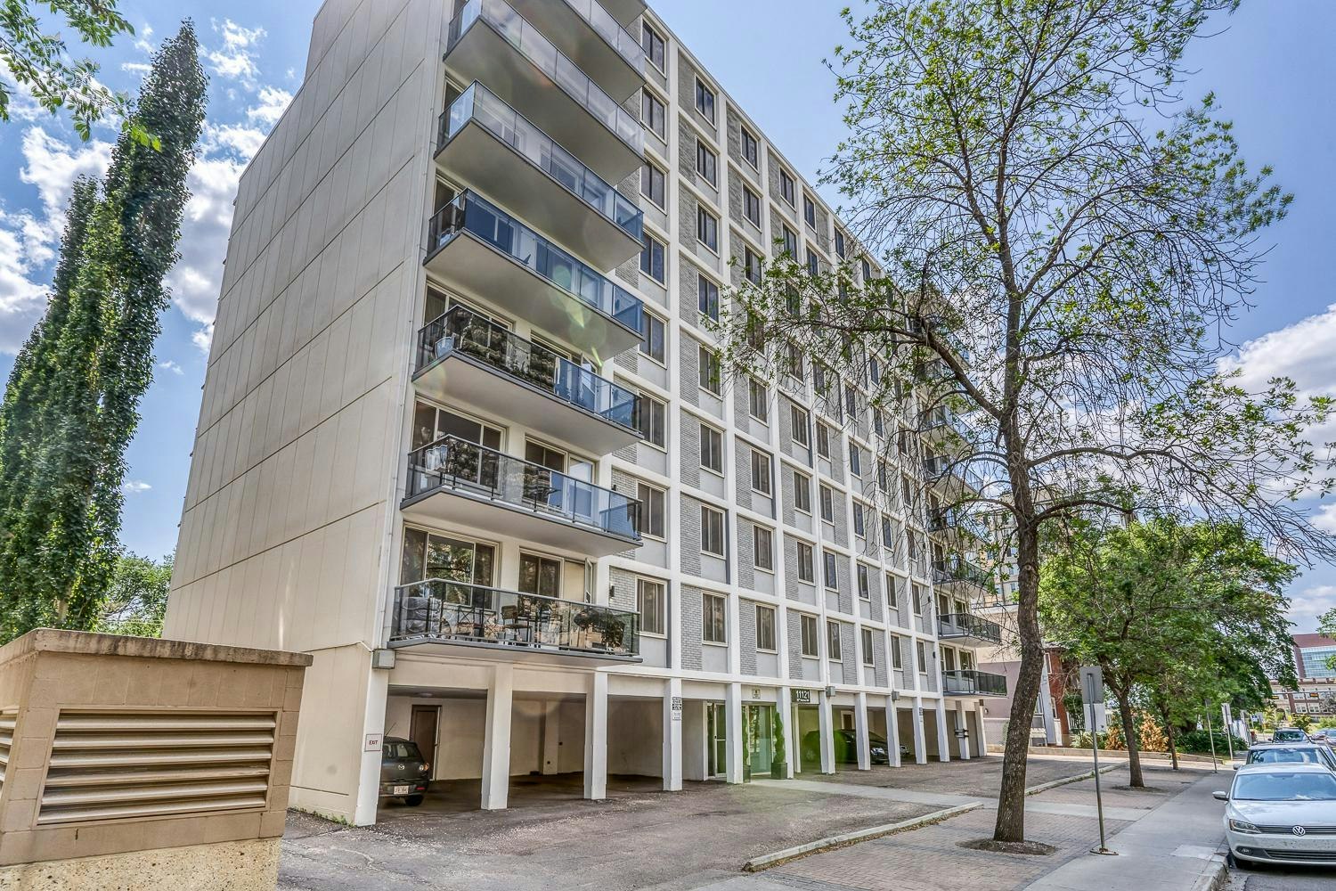 FEED-11121 82 Avenue Northwest, Edmonton, AB, T5R 3R4 - 14
