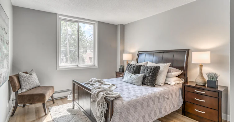 FEED-11121 82 Avenue Northwest, Edmonton, AB, T5R 3R4 - 8