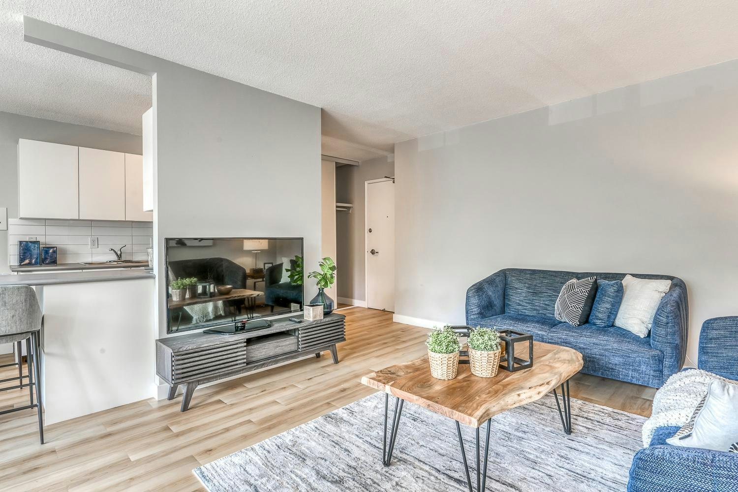 FEED-11121 82 Avenue Northwest, Edmonton, AB, T5R 3R4 - 7