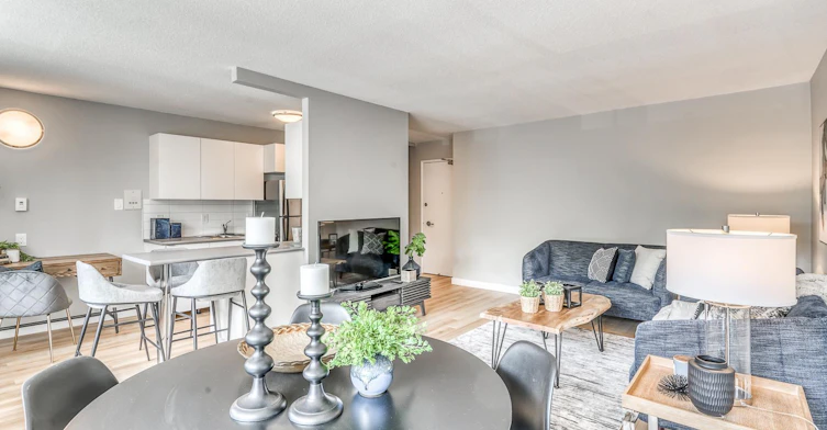 FEED-11121 82 Avenue Northwest, Edmonton, AB, T5R 3R4 - 4