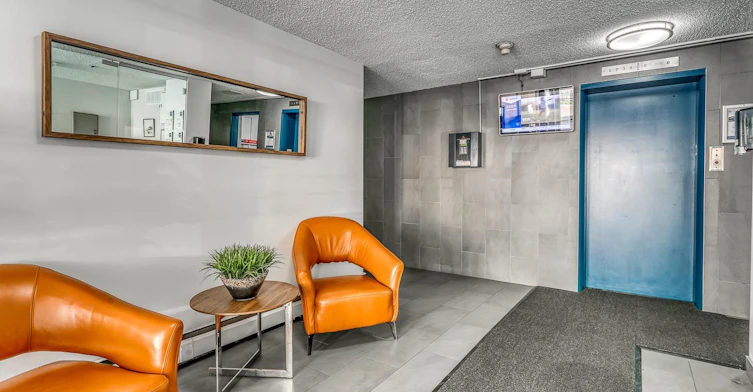 FEED-11121 82 Avenue Northwest, Edmonton, AB, T5R 3R4 - 11