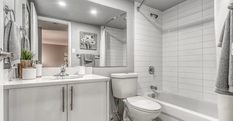 11610 100 Avenue Northwest, Edmonton, AB, T5K 0K1 - 9