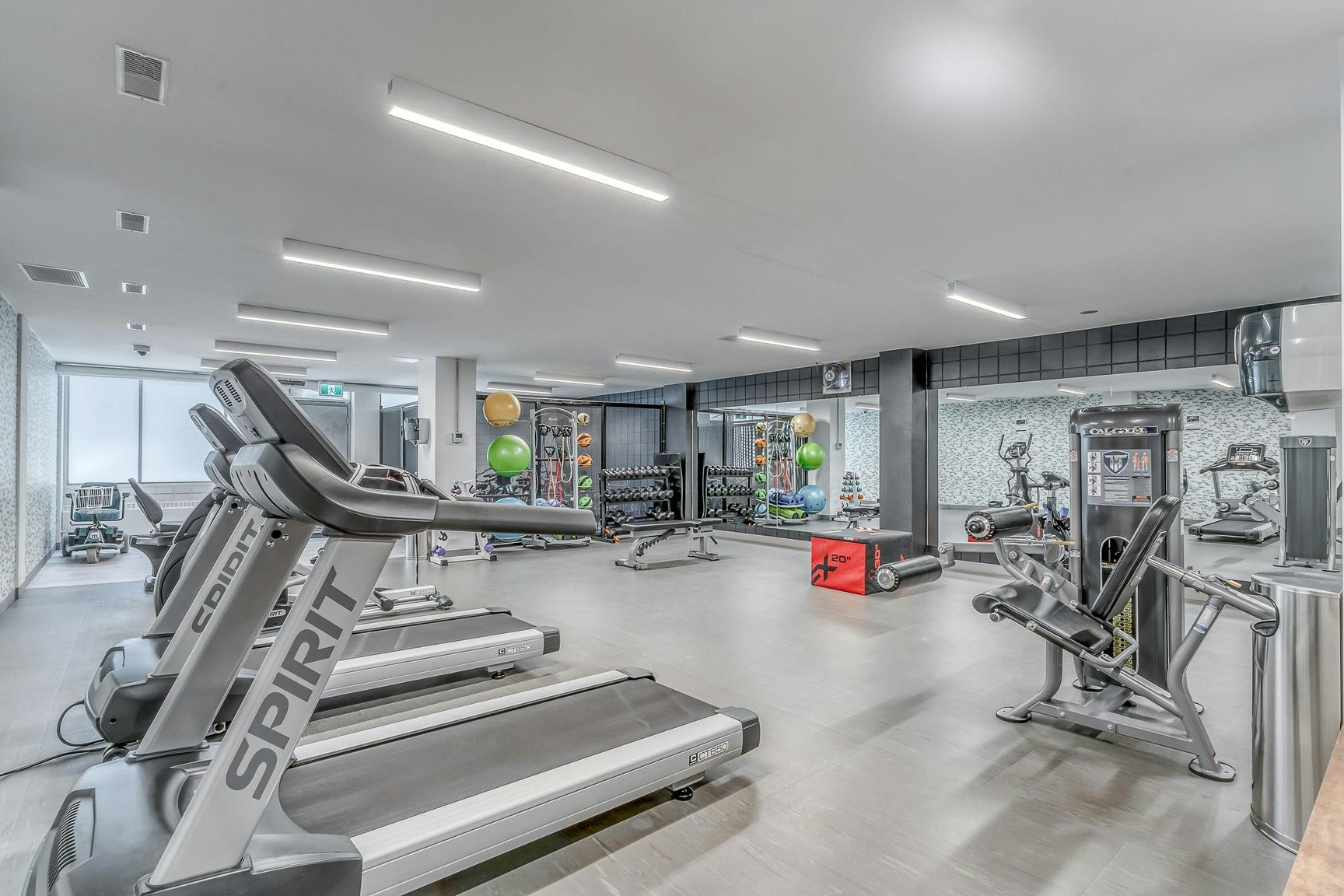 FEED-11610 100 Avenue Northwest, Edmonton, AB, T5K 0K1 - 10
