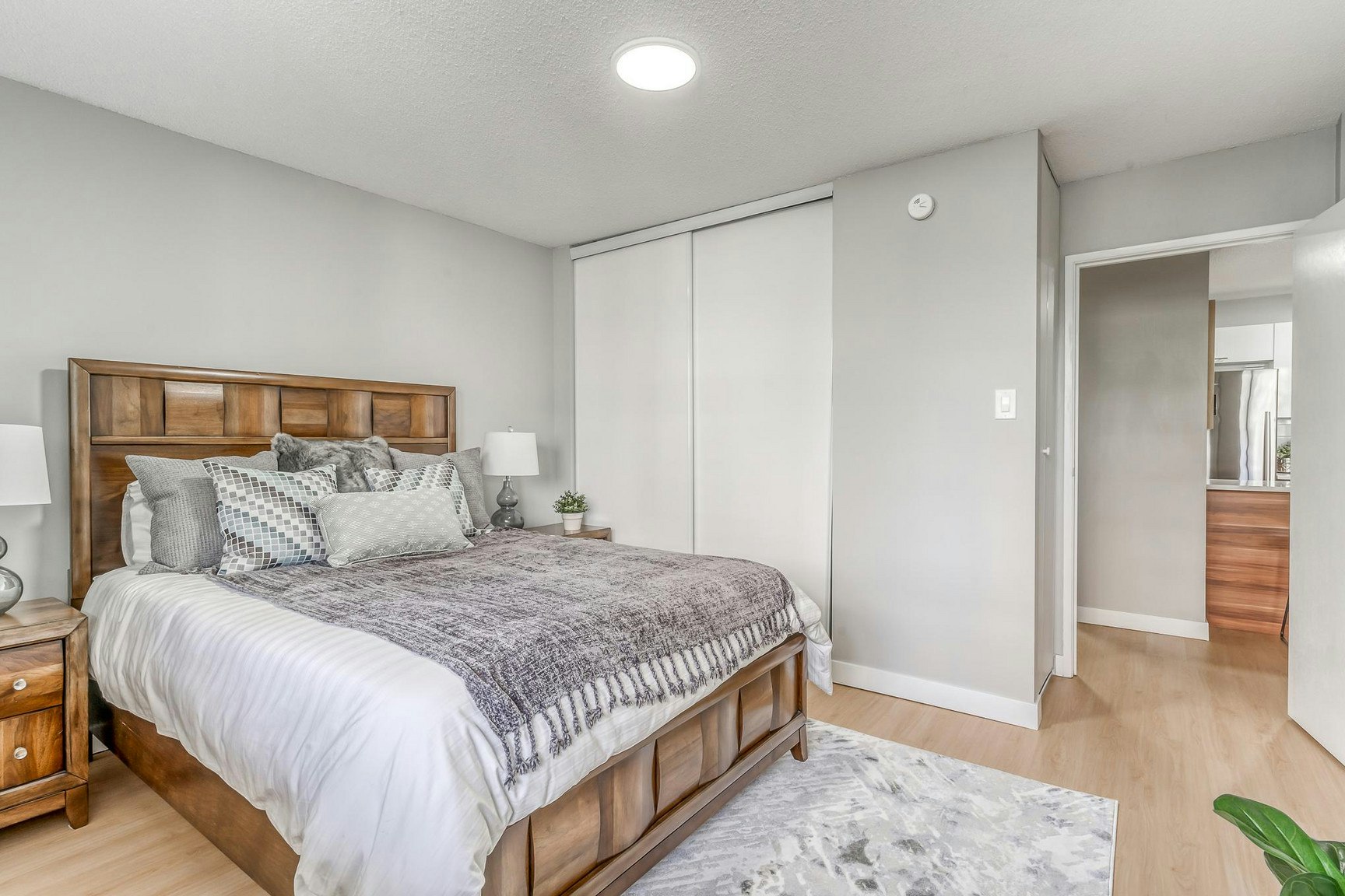 FEED-11610 100 Avenue Northwest, Edmonton, AB, T5K 0K1 - 7