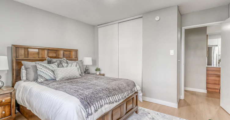 FEED-11610 100 Avenue Northwest, Edmonton, AB, T5K 0K1 - 7