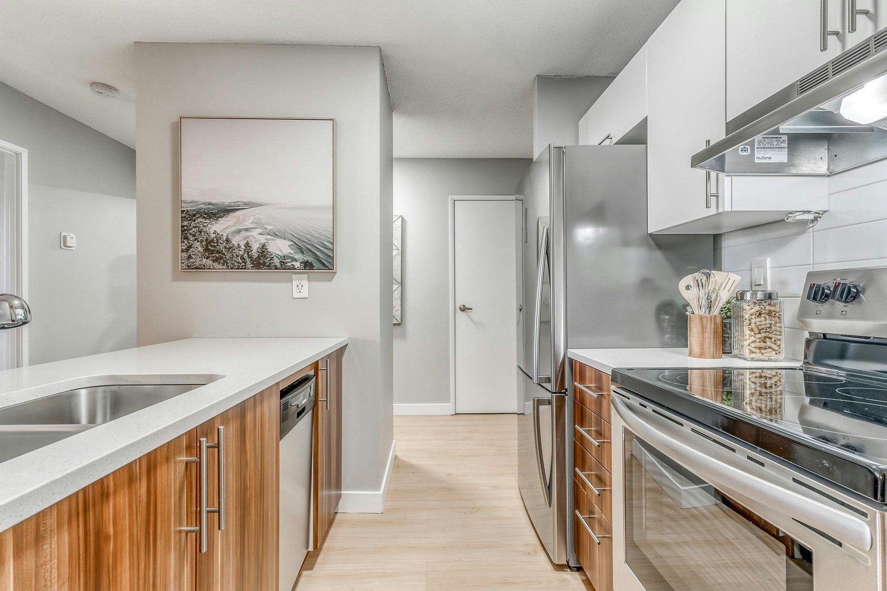 FEED-11610 100 Avenue Northwest, Edmonton, AB, T5K 0K1