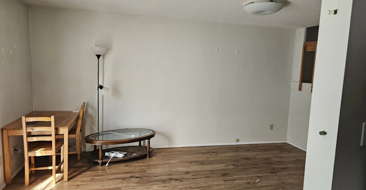 4220 Castle Road, Regina, SK, S4S 4W1 - 2