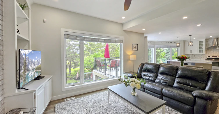 138 Mount Robson Close Southeast, Calgary, AB, T2Z 2E3 - 6