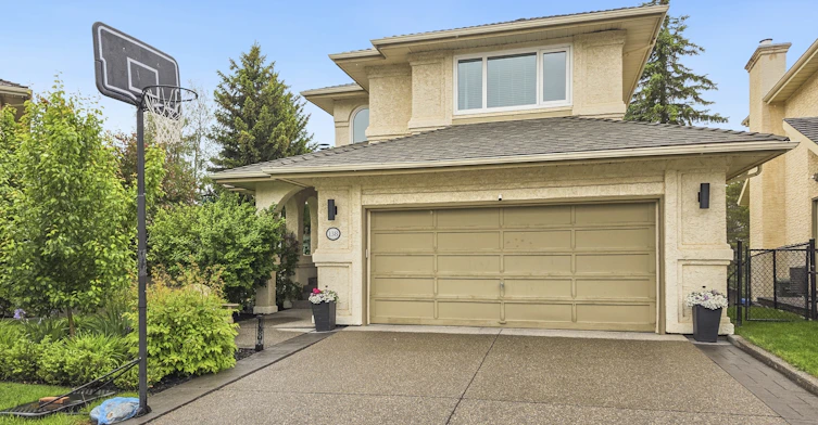 138 Mount Robson Close Southeast, Calgary, AB, T2Z 2E3 - 2