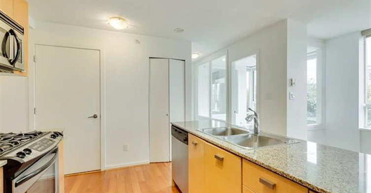 301-2483 Spruce Street, Vancouver, BC, V6H 4J2 - 13