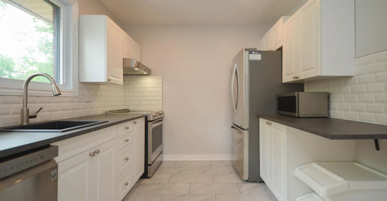 1954 Navaho Drive, Ottawa, ON, K2C 0T6 - 4