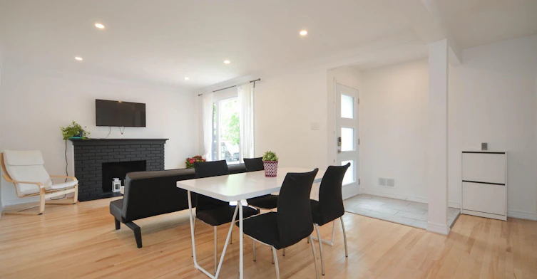 1954 Navaho Drive, Ottawa, ON, K2C 0T6 - 2
